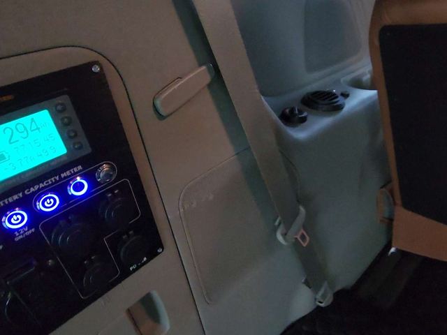 카니발 3세대 전동 저상시트 시공 사진