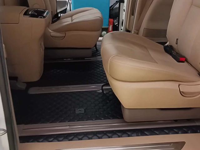 카니발 3세대 4인승 · 레일 연장 시공 사진
